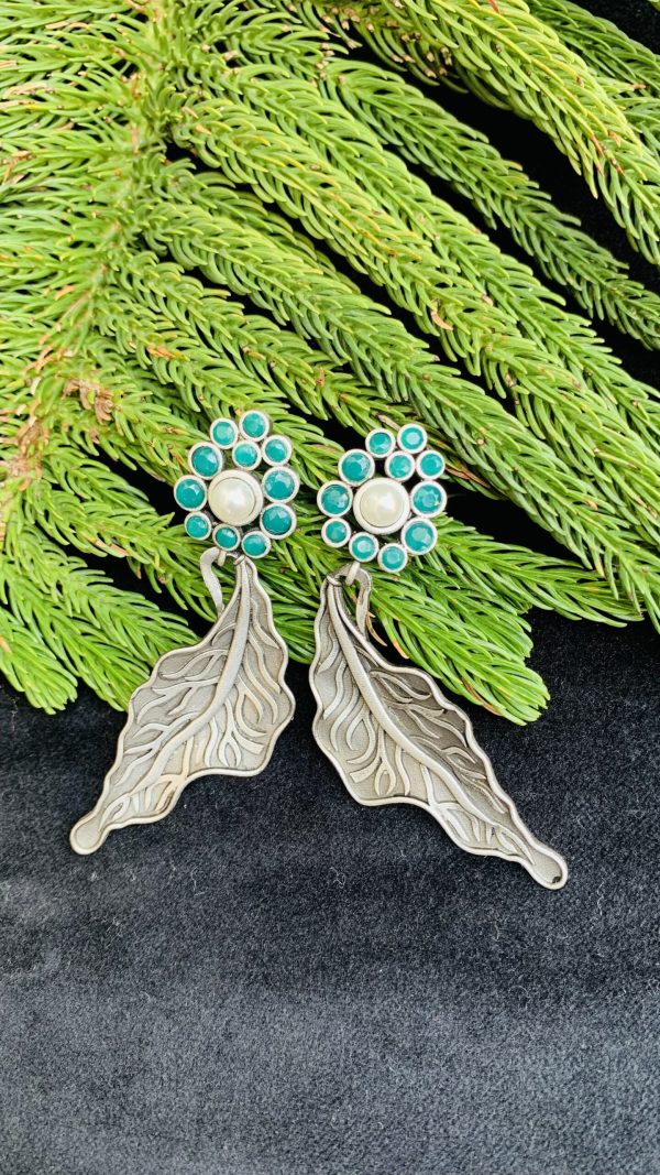 black-polish-leaf-turquoise-earring-2-scaled