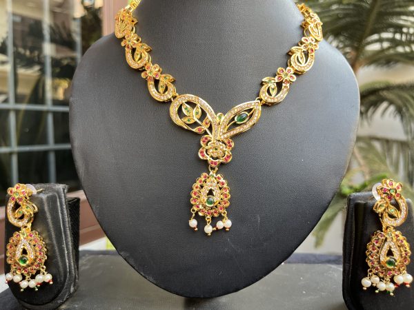 Indian-mores-stylish-green-stone-jadau-neckalce-set-2-scaled